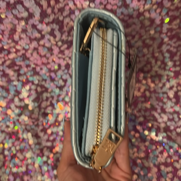 Badgley Mischka Silver Sky blue Quilted Bag - Picture 5 of 9